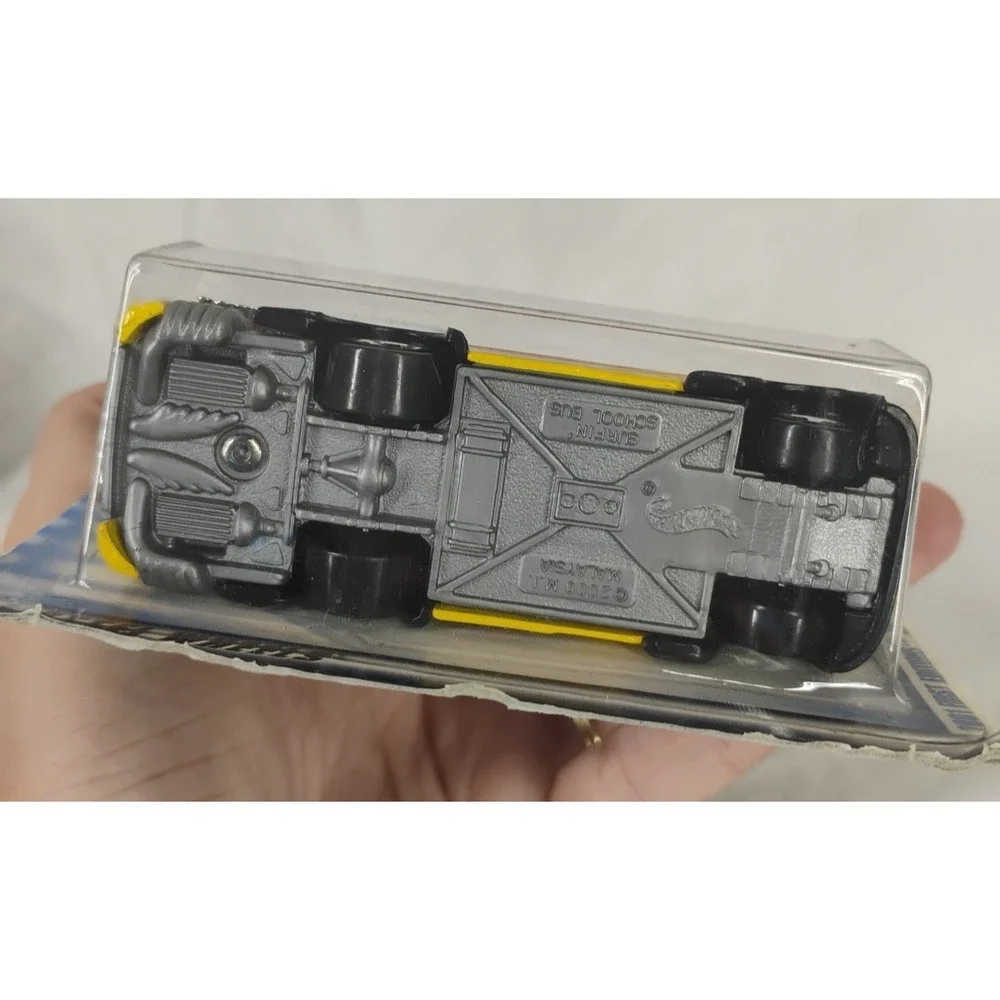 Hot Wheels 2001‎ First Editions Surfin' School Bus 2/36 Collector No.014 Yellow